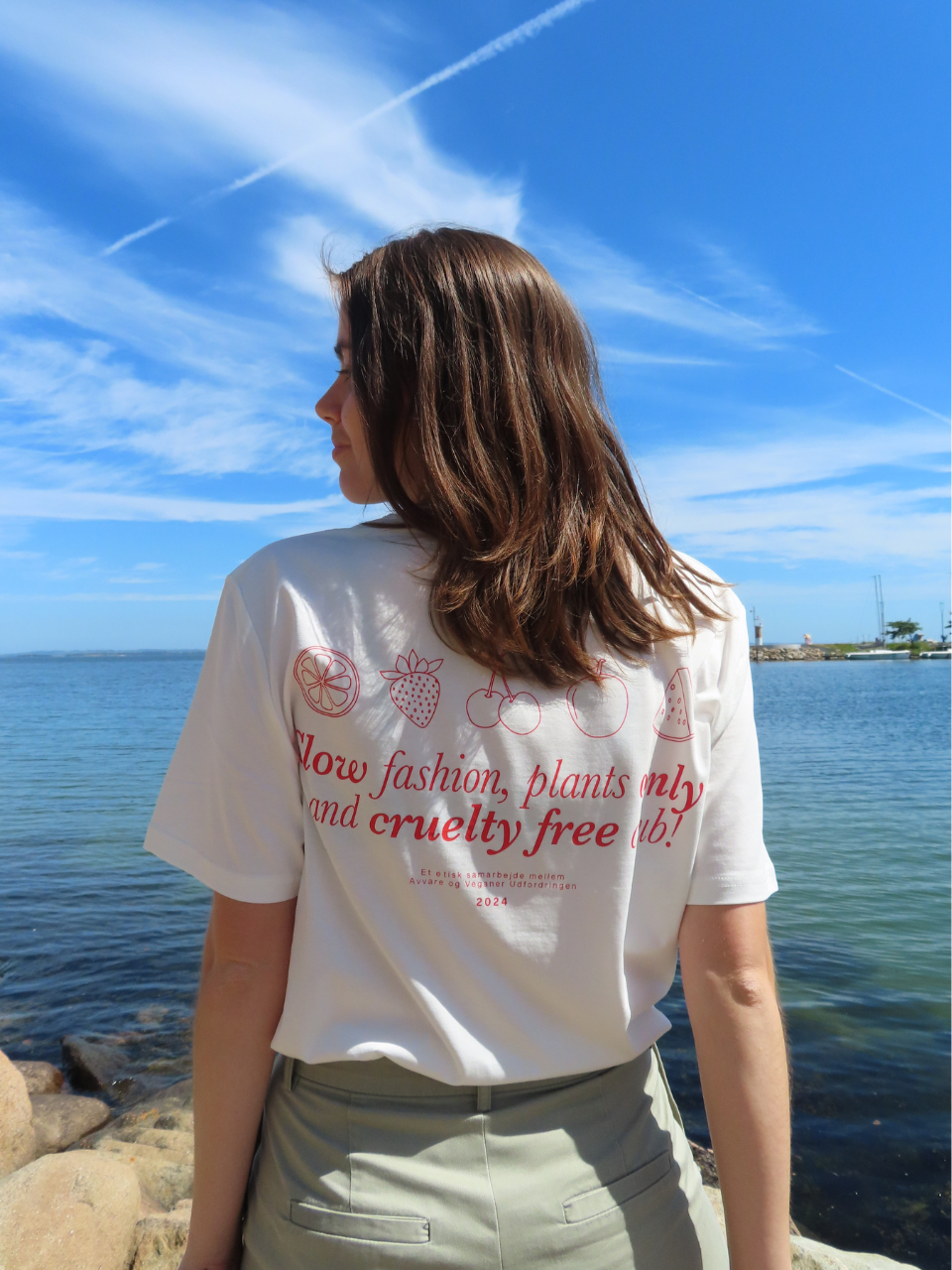 WHITE FRUIT T-SHIRT